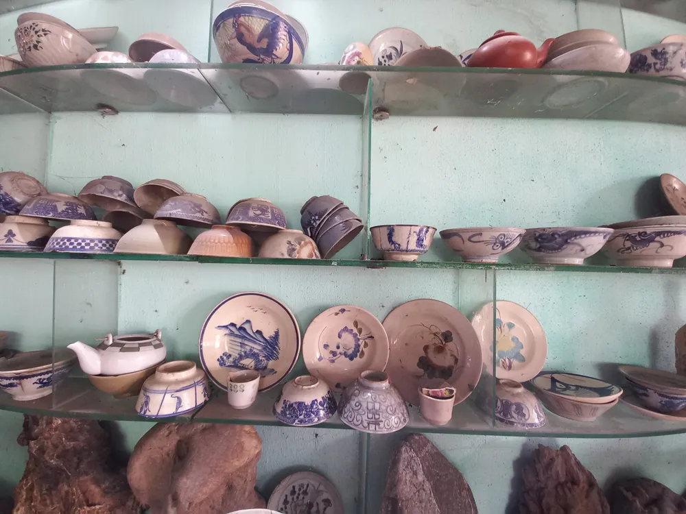 Người đàn ông sưu tập hơn 2.000 đồ vật xưa độc đáo ảnh 3