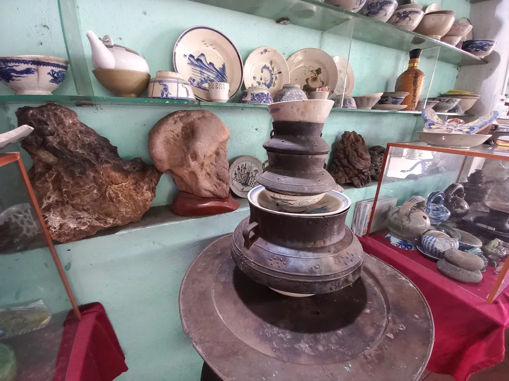 Người đàn ông sưu tập hơn 2.000 đồ vật xưa độc đáo ảnh 7