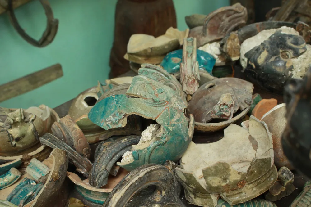 Người đàn ông sưu tập hơn 2.000 đồ vật xưa độc đáo ảnh 9