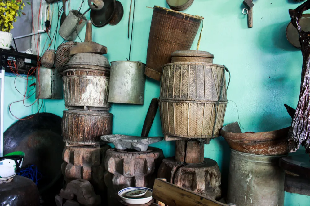 Người đàn ông sưu tập hơn 2.000 đồ vật xưa độc đáo ảnh 11