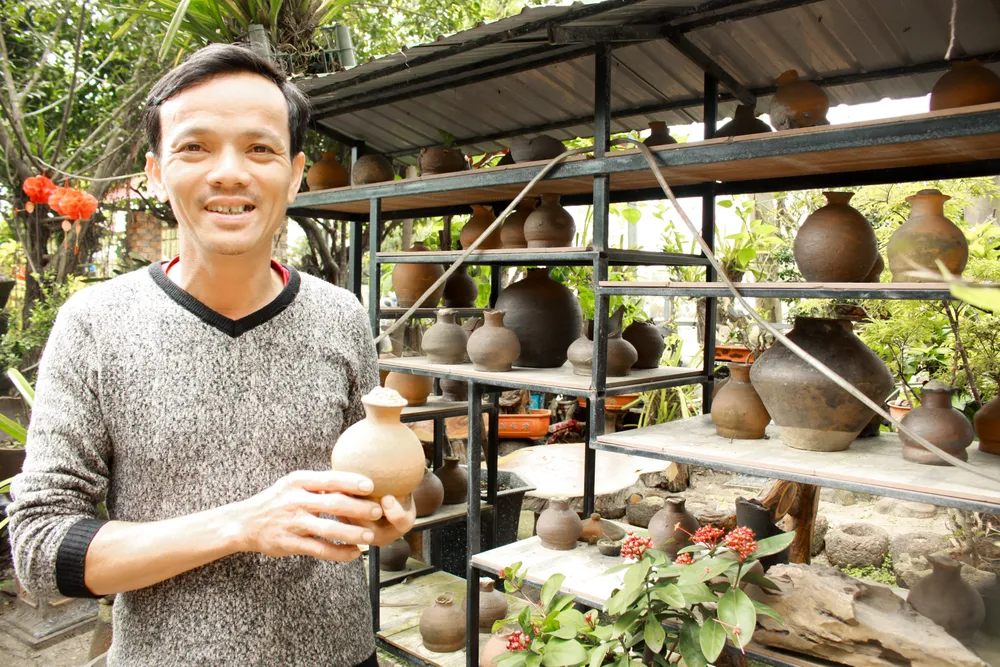 Người đàn ông sưu tập hơn 2.000 đồ vật xưa độc đáo ảnh 1