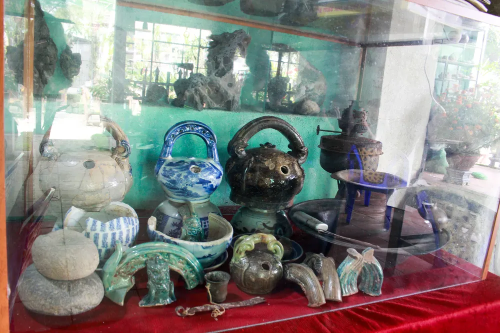 Người đàn ông sưu tập hơn 2.000 đồ vật xưa độc đáo ảnh 10