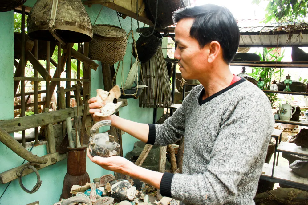 Người đàn ông sưu tập hơn 2.000 đồ vật xưa độc đáo ảnh 8