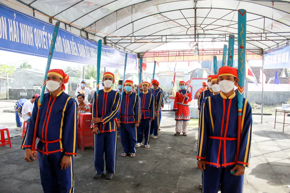 Ngư dân Quảng Ngãi tổ chức lễ cầu ngư và ra khơi đánh bắt đầu năm ảnh 2