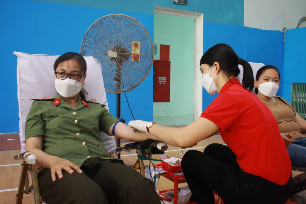 Quảng Ngãi: Ngày hội hiến máu và tôn vinh những người hiến máu tiêu biểu ảnh 7