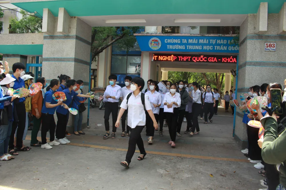 Nhiều thí sinh vui vì “trúng tủ” đề Ngữ văn ảnh 6