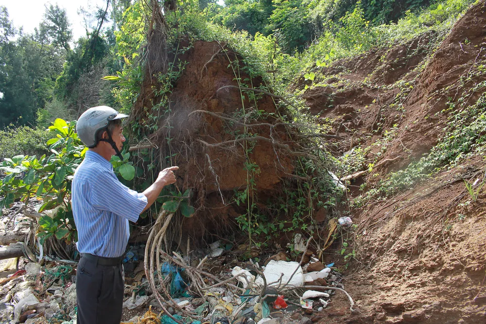 Quảng Ngãi: Hàng chục hộ dân bất an sống cạnh đồi núi sạt lở An Vĩnh ảnh 5