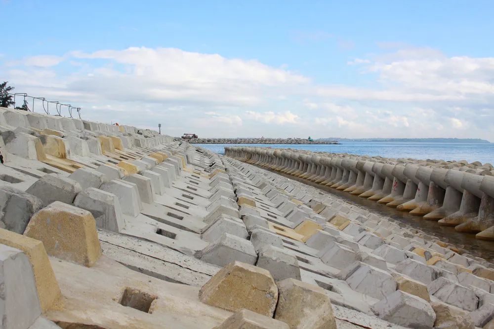 Quảng Ngãi: Khẩn trương hoàn thành kè chống sạt lở bờ biển trước mưa bão ảnh 5