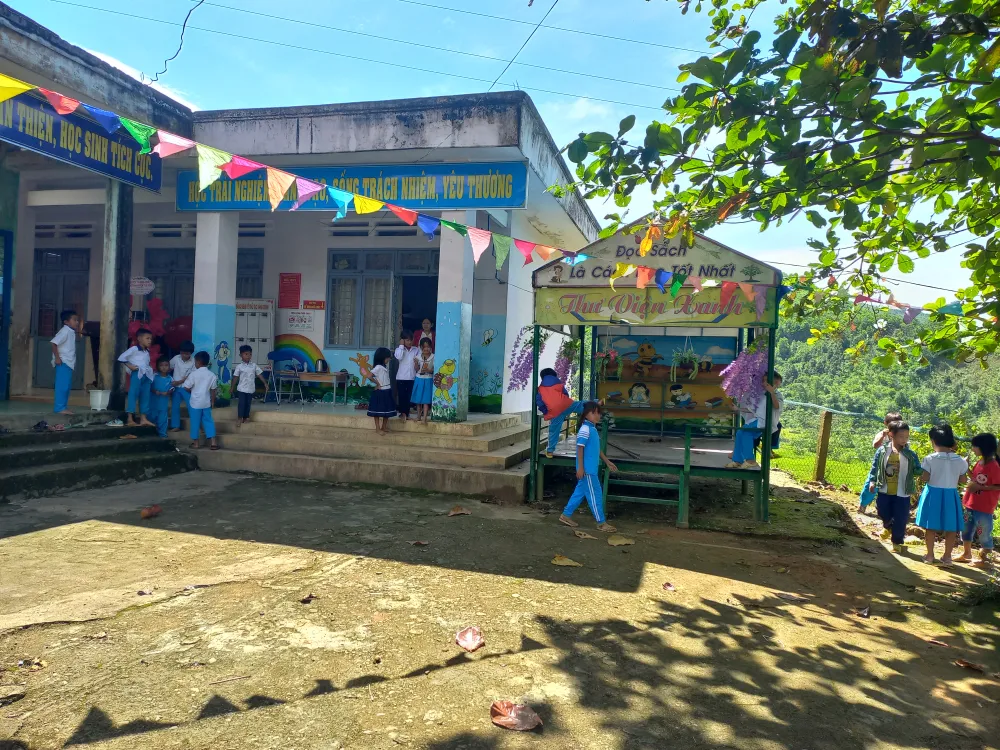 Tấm lòng của thầy cô giáo miền núi ảnh 5