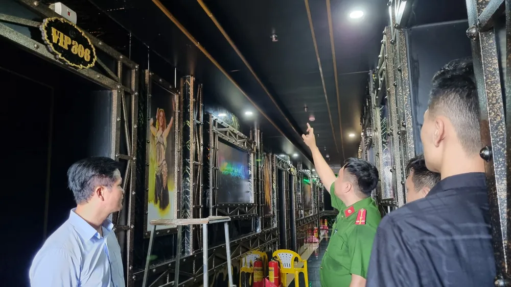 Quảng Ngãi: Yêu cầu 100% cơ sở kinh doanh dịch vụ karaoke phải có lối thoát nạn thứ 2  ảnh 1