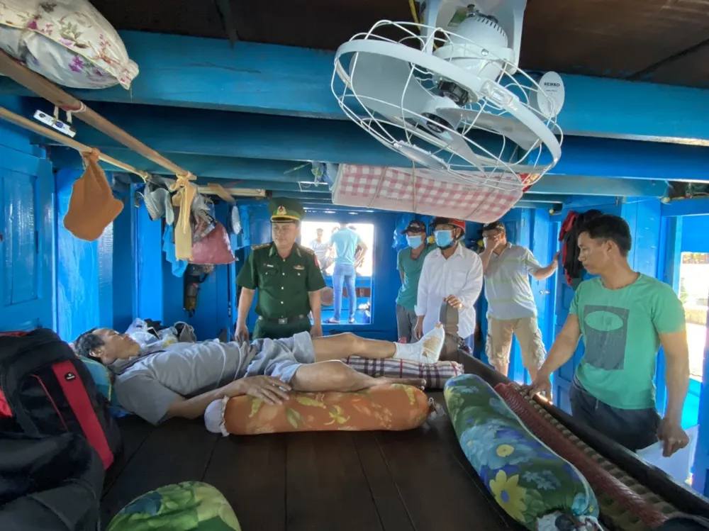 Xác minh tàu cá Quảng Ngãi bị ca nô nước ngoài cướp và bắn thuyền viên ảnh 1