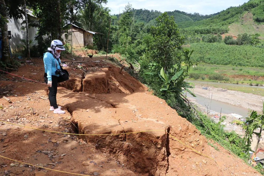Quảng Ngãi: Đẩy nhanh tiến độ khắc phục sạt lở bờ sông trước mùa mưa bão ảnh 4