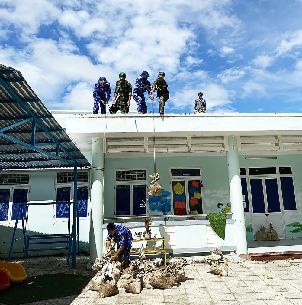 Đảo Lý Sơn tất bật chủ động ứng phó bão Noru ảnh 5