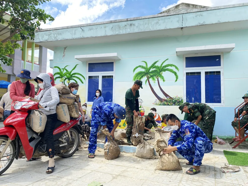 Đảo Lý Sơn tất bật chủ động ứng phó bão Noru ảnh 1