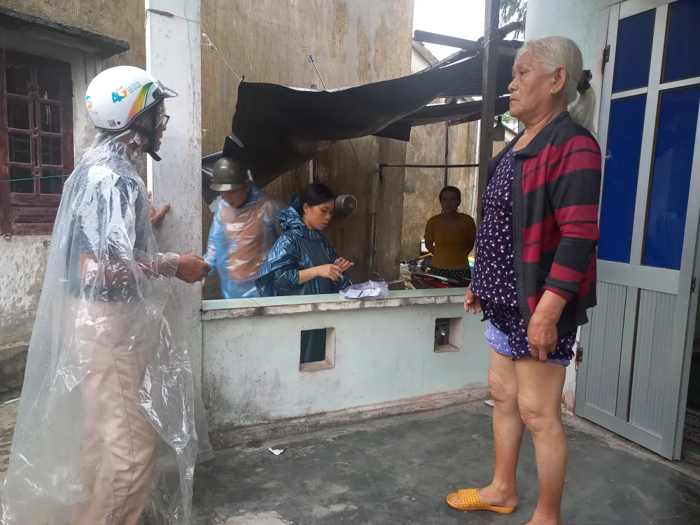 Quảng Ngãi: Vận động, di dời người dân ở vùng nguy hiểm đến nơi an toàn trú bão ảnh 4