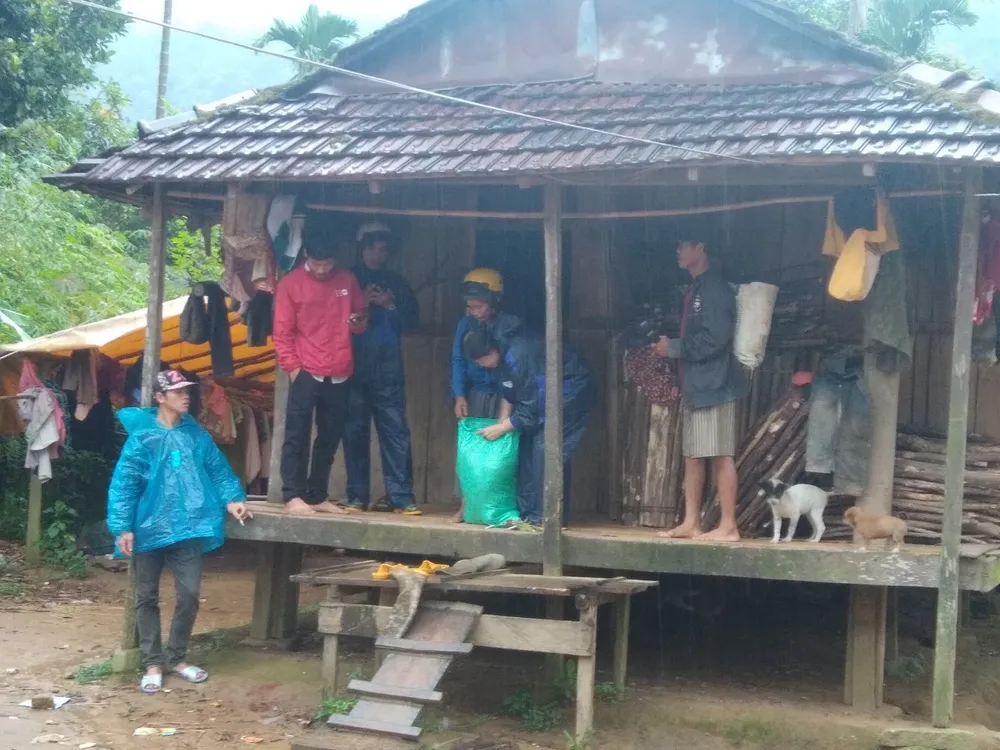 Quảng Ngãi: Vận động, di dời người dân ở vùng nguy hiểm đến nơi an toàn trú bão ảnh 11