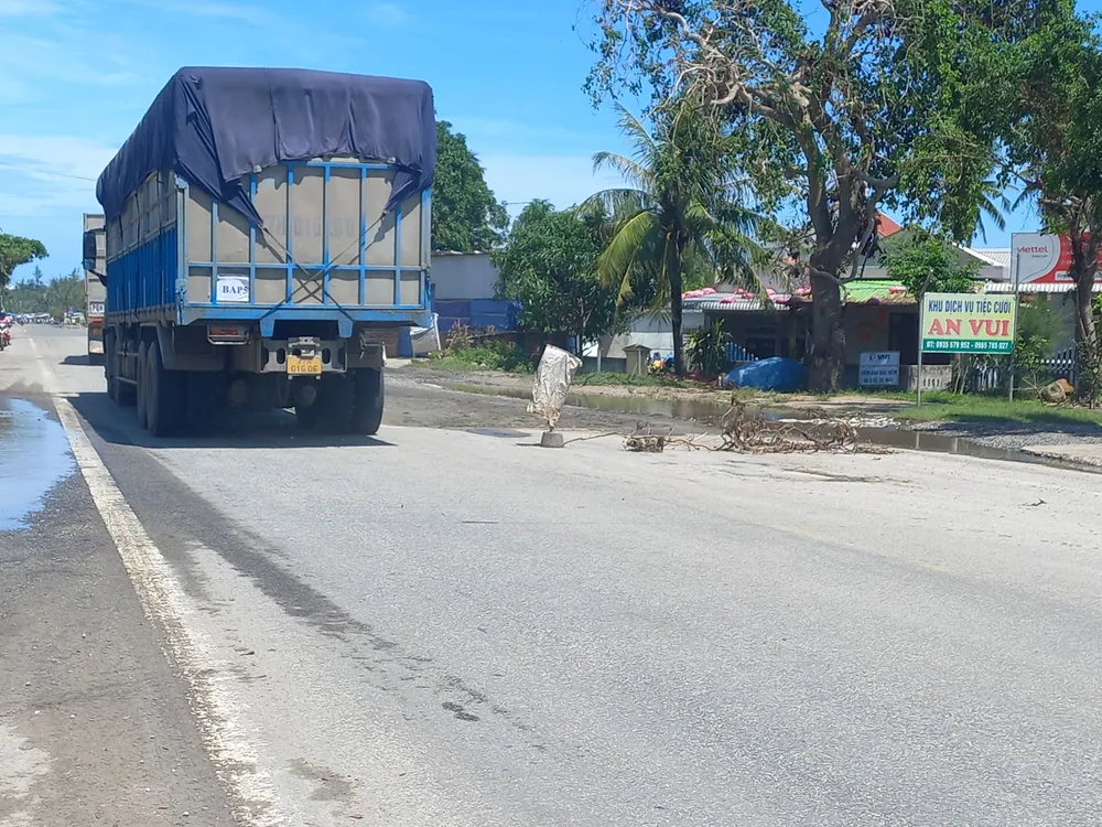 Quảng Ngãi: Thi công đường gây ô nhiễm, người dân bức xúc ảnh 7