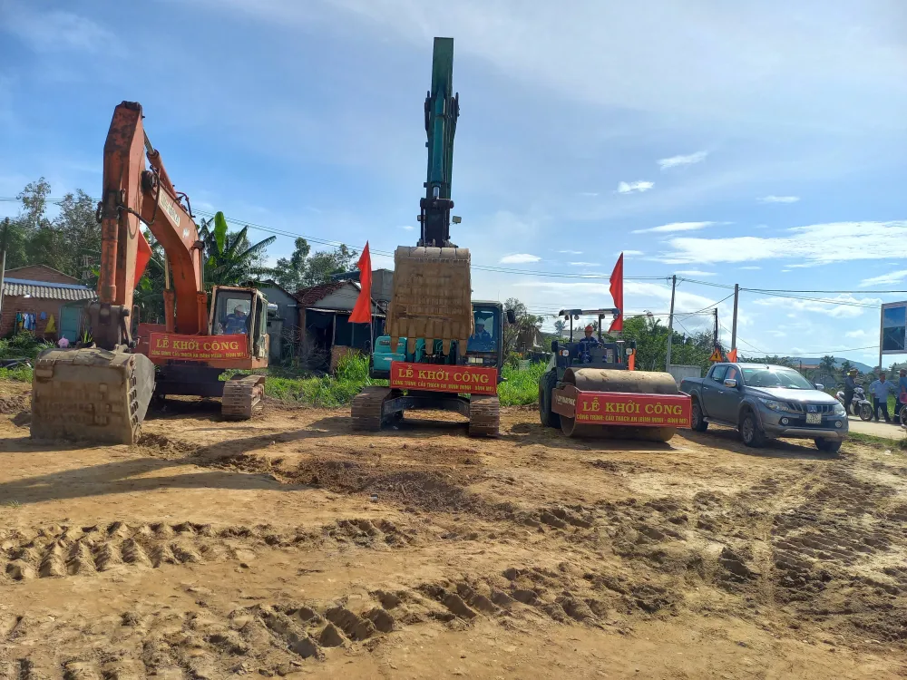 Quảng Ngãi: Khởi công cầu Thạch An nối đôi bờ sông Trà Bồng ảnh 3