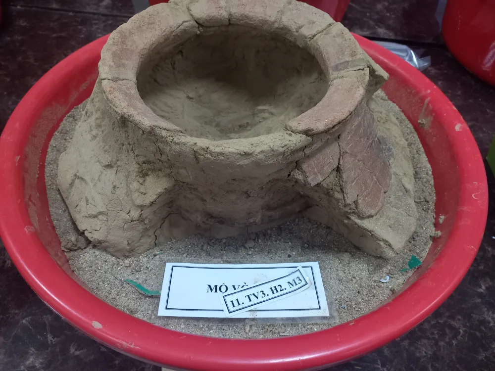 Những phát hiện mới về mộ chum ở hồ Nước Trong trong văn hóa Sa Huỳnh ảnh 15