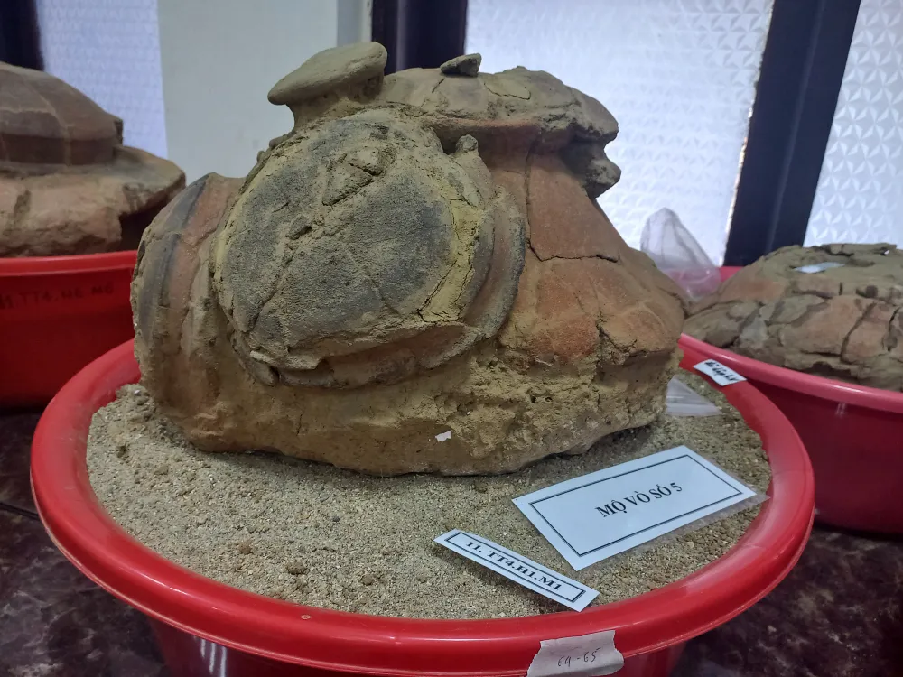 Những phát hiện mới về mộ chum ở hồ Nước Trong trong văn hóa Sa Huỳnh ảnh 16