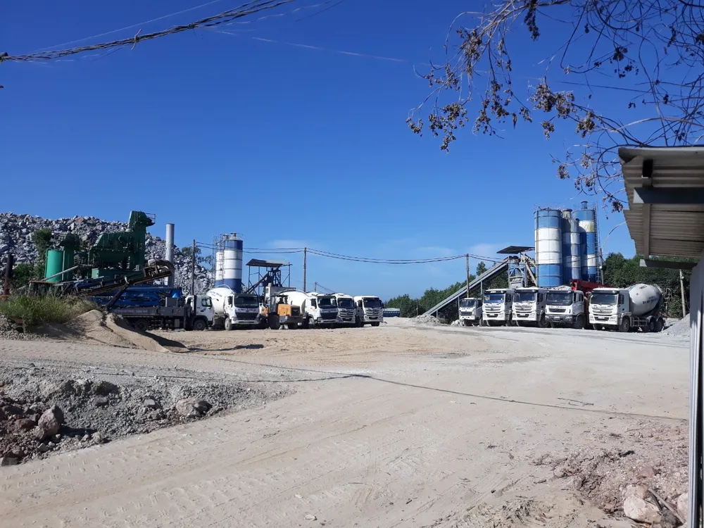 Phạt doanh nghiệp hơn 286 triệu đồng do xây “chui” trạm trộn bê tông trên đất rừng ảnh 1