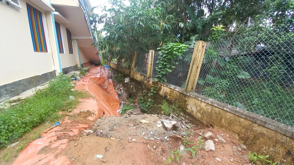 Quảng Ngãi: Kiểm tra hiện trạng sạt lở bờ sông và tuyến kè chống sạt lở bờ biển ảnh 4