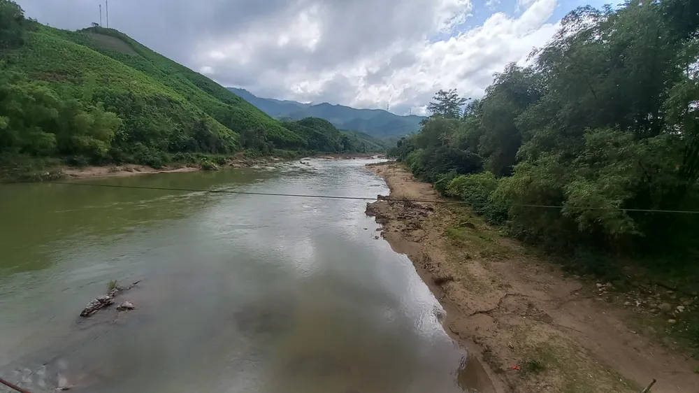 Quảng Ngãi: Kiểm tra hiện trạng sạt lở bờ sông và tuyến kè chống sạt lở bờ biển ảnh 6