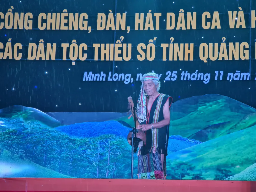 Hơn 300 nghệ nhân, diễn viên tham gia Liên hoan cồng chiêng, đàn hát dân ca tỉnh Quảng Ngãi ảnh 3