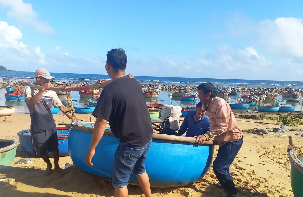 Quảng Ngãi: Người dân vui mừng khi công trình kè biển chống sạt lở đã hoàn thành ảnh 6