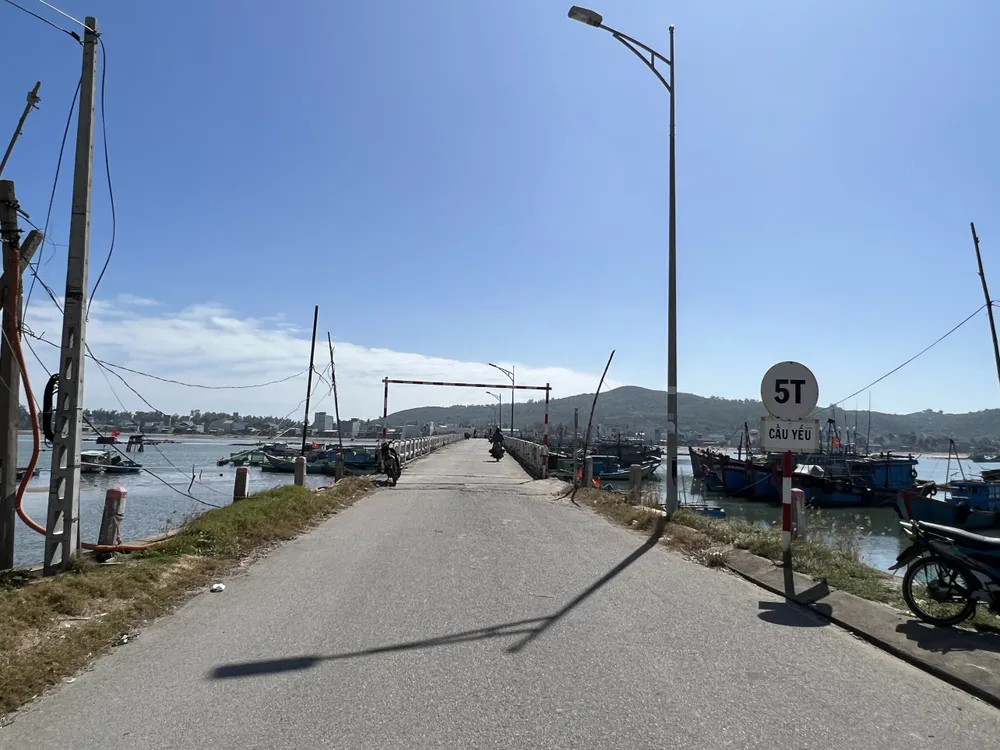 Cầu Thạnh Đức cũ đã xuống cấp sau gần 26 năm