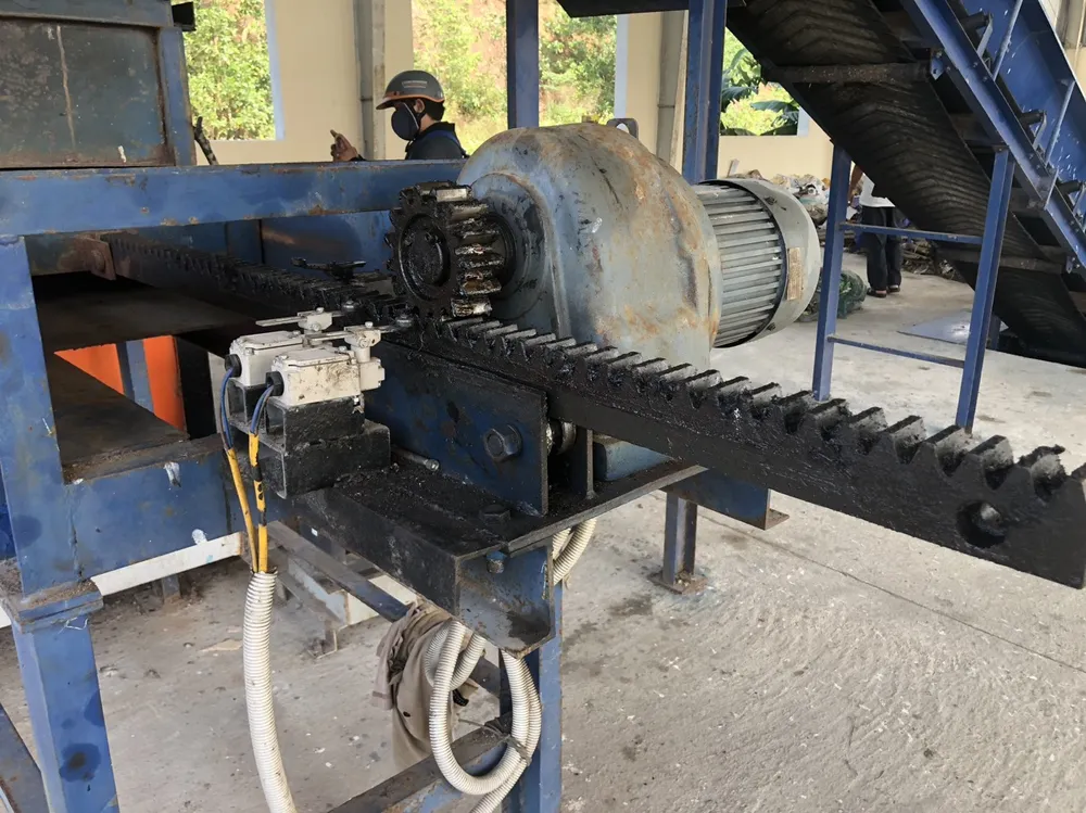 Thiết bị trong nhà máy dừng hoạt động hơn 1 năm nay