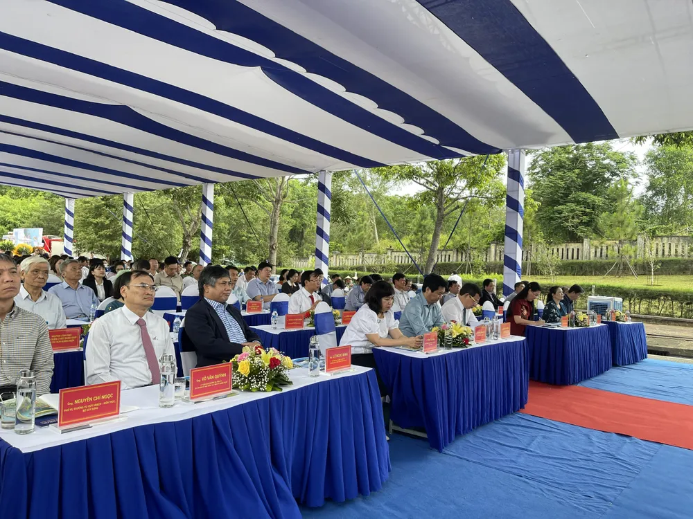 Các đại biểu tham dự Lễ công bố Điều chỉnh tổng thể Quy hoạch chung xây dựng KKT Dung Quất, tỉnh Quảng Ngãi, đến năm 2045