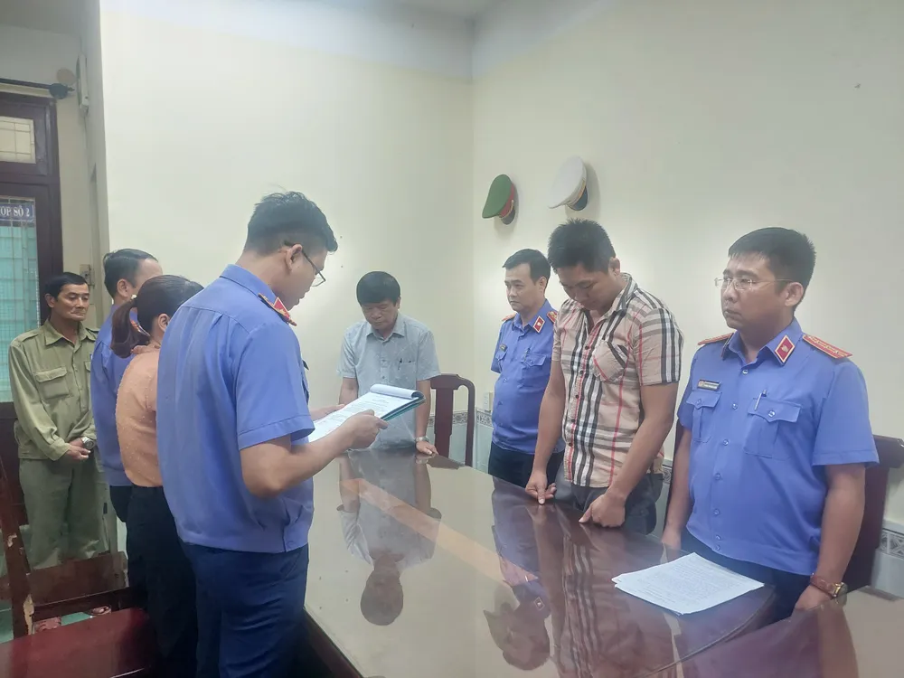 Cơ quan điều tra Viện KSND tối cao thực hiện lệnh bắt tạm giam 2 bị can