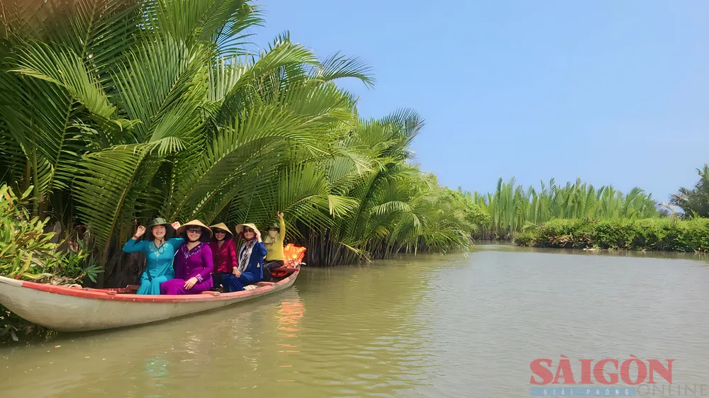 Rừng dừa nước đón khách tham quan. Ảnh: HTX Rừng dừa nước đón khách tham quan. Ảnh: HTX