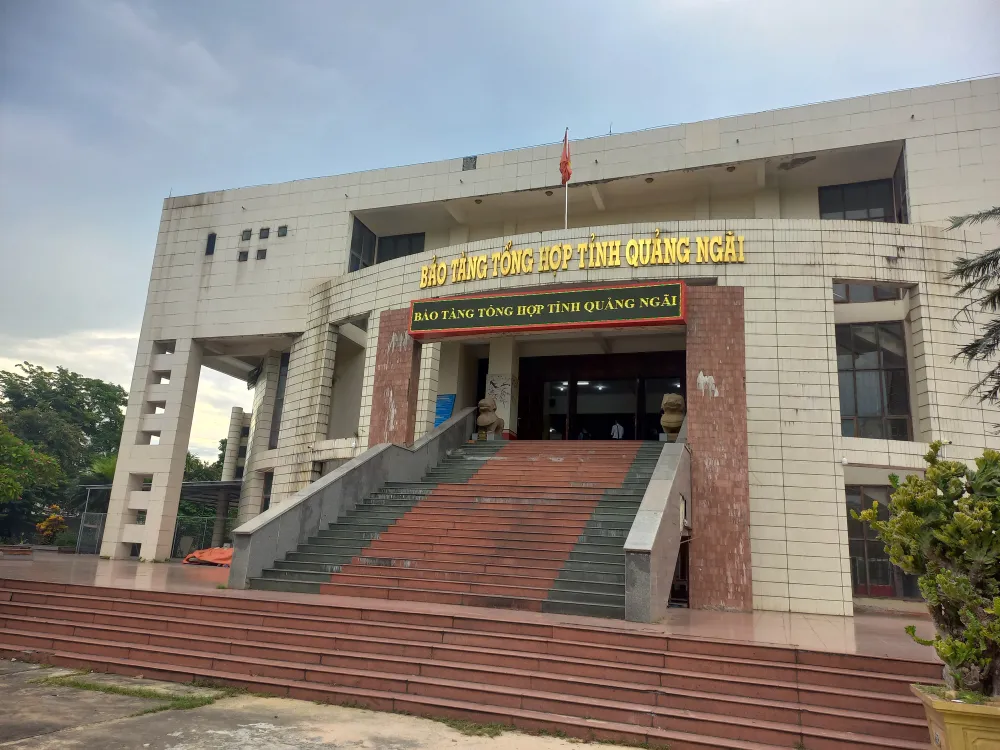 Bảo tàng Tổng hợp tỉnh Quảng Ngãi đang xuống cấp nghiêm trọng. Ảnh: NGUYỄN TRANG Bảo tàng Tổng hợp tỉnh Quảng Ngãi đang xuống cấp nghiêm trọng. Ảnh: NGUYỄN TRANG