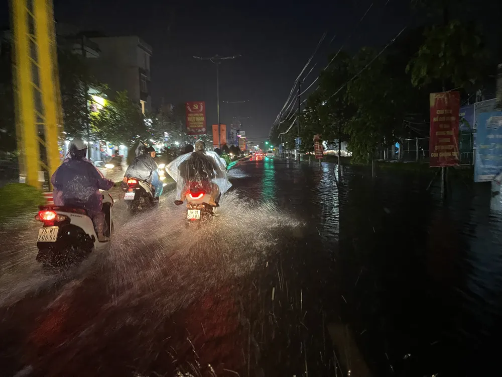 Tuyến đường Hùng Vương, TP Quảng Ngãi bị ngập Tuyến đường Hùng Vương, TP Quảng Ngãi bị ngập