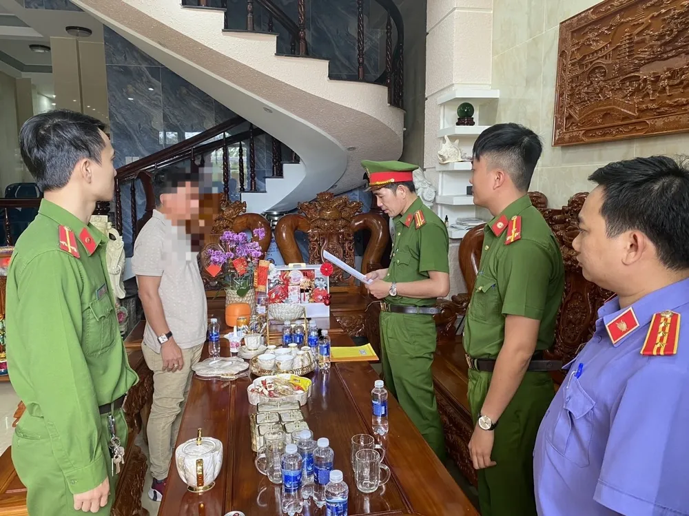 đọc quyết định