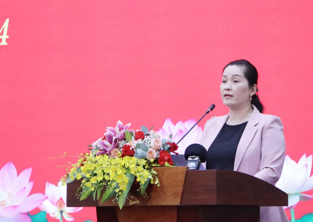 đinh thi hong minh.jpg