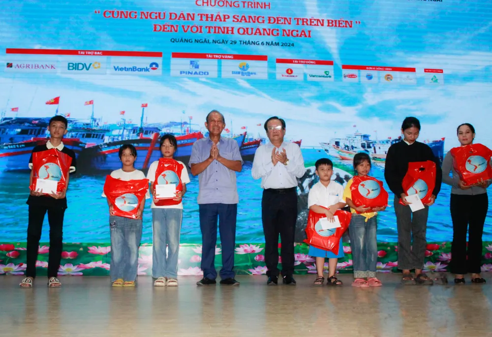 trao qua ngu dan 7 (1 of 1) online.jpg