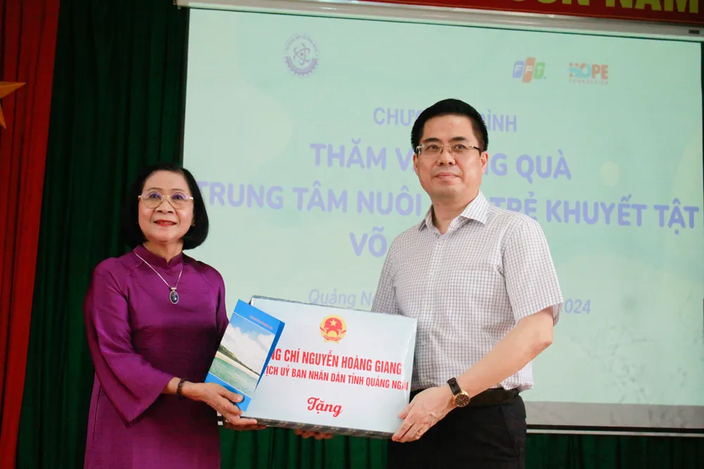 tặng quà (1 of 1).jpg