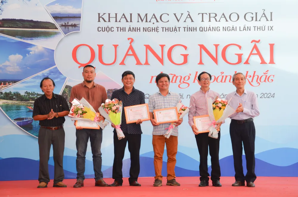 trao giai 2 (1 of 1).jpg