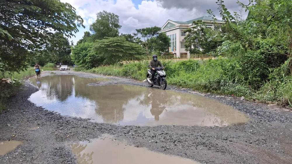 đường 12 năm chưa xong (3).jpg