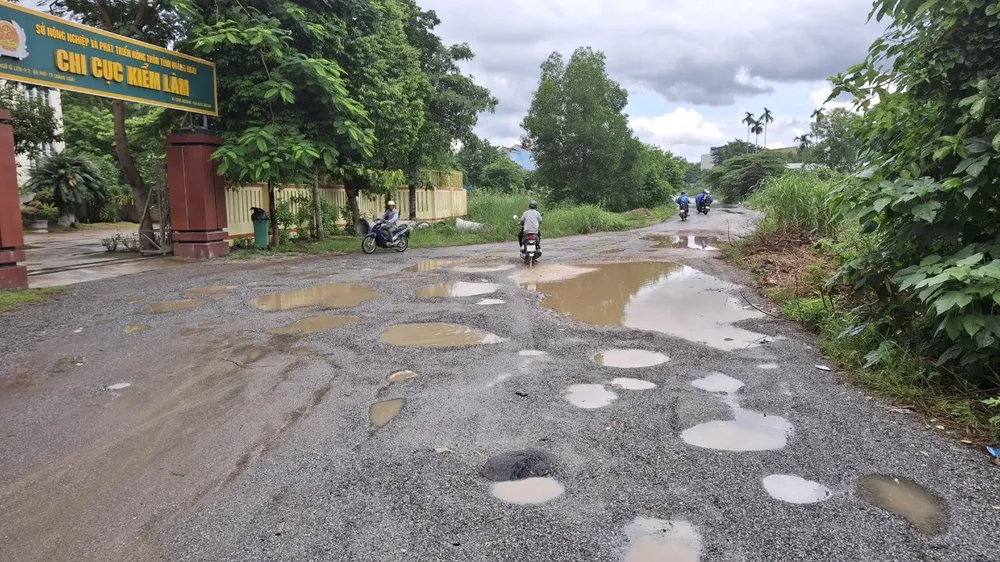 đường 12 năm chưa xong (8).jpg