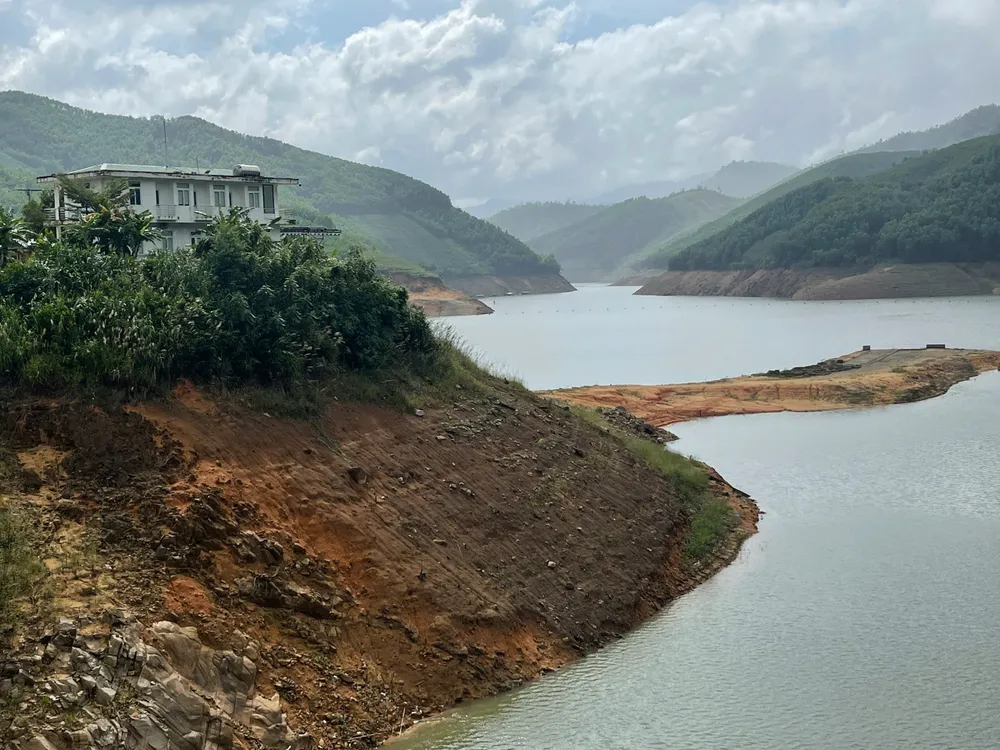 hồ thủy điện (1).jpg