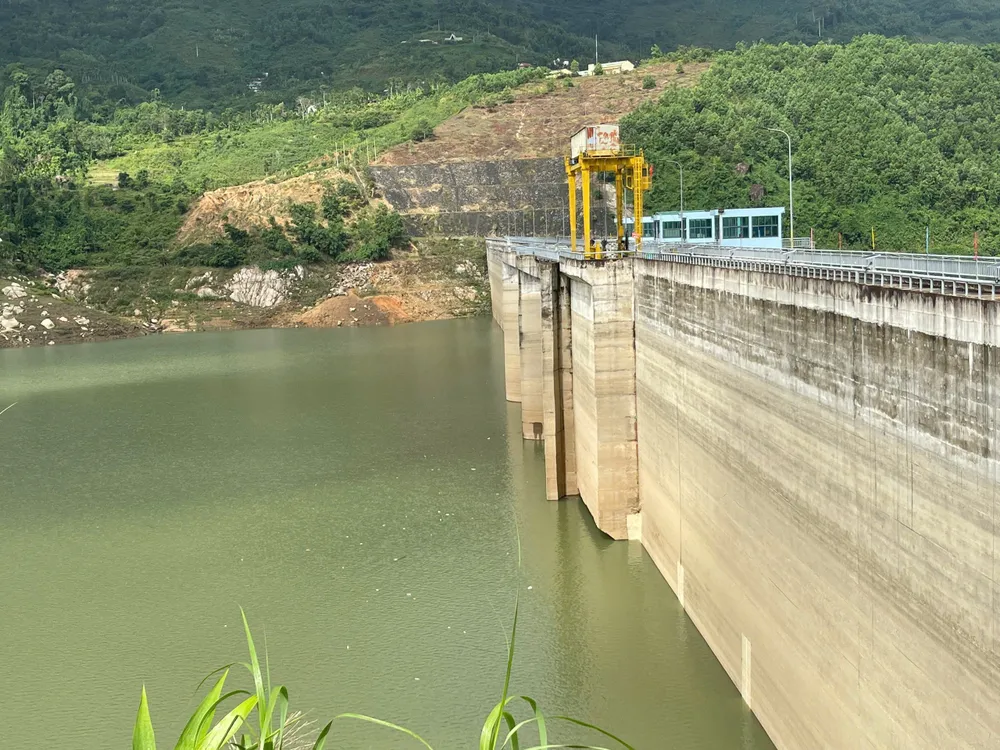 hồ thủy điện (2).jpg