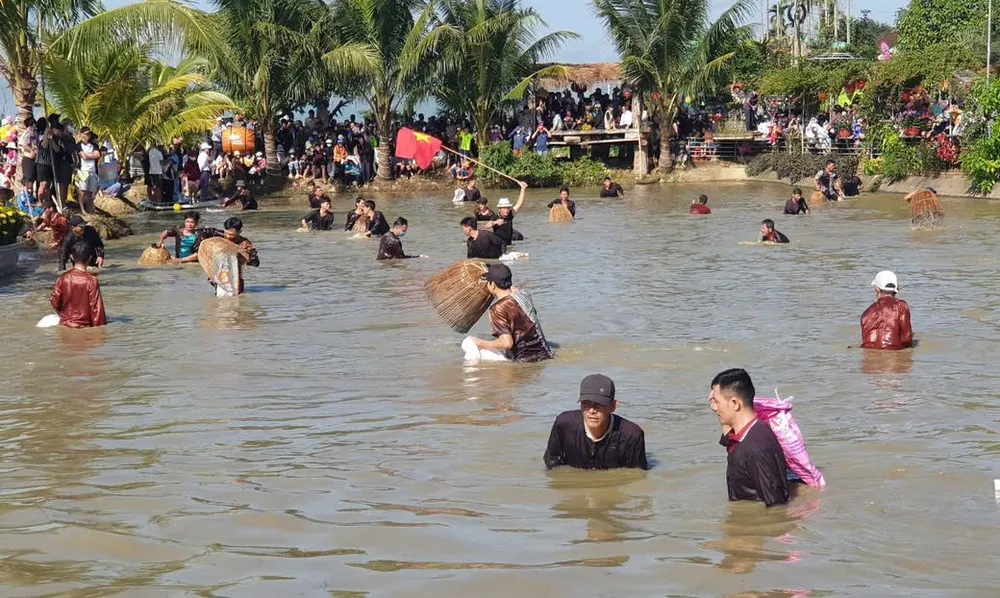 le hoi up nuom (2).jpg