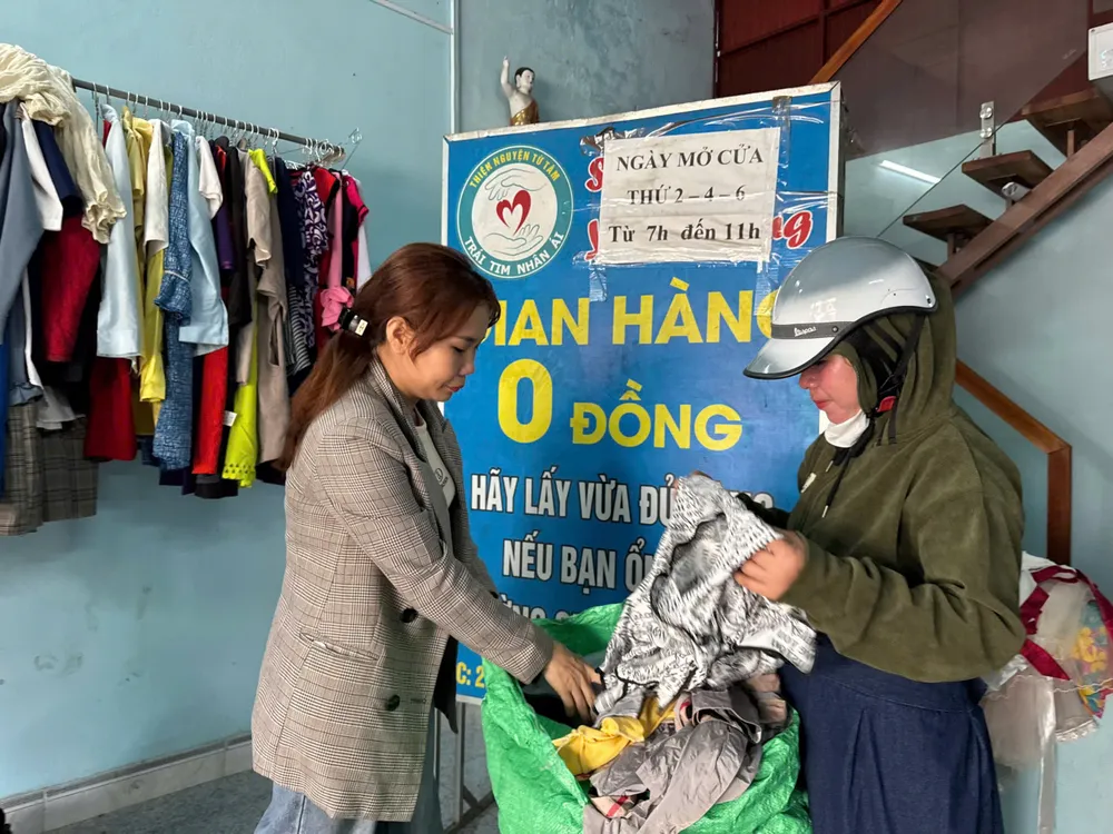 gian hang 0 dong (10).jpg