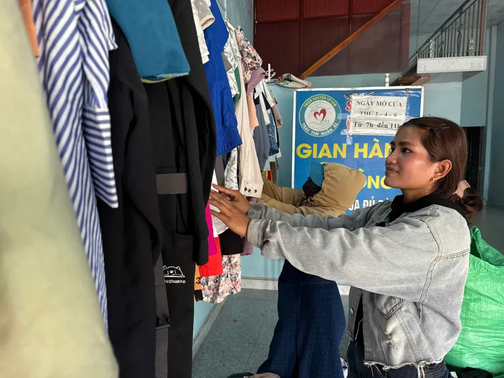 gian hang 0 dong (15).jpg