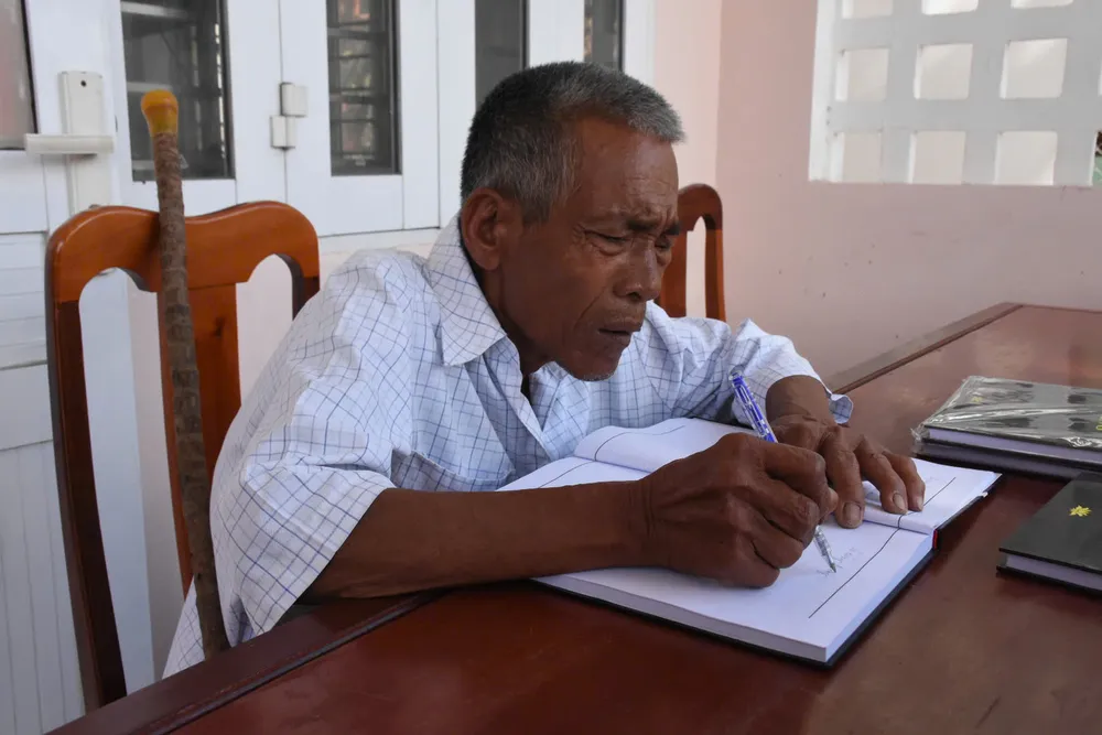 Xúc động lòng thành của một thương binh đến viếng nguyên Chủ tịch nước Trần Đức Lương