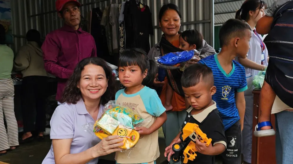 Gian hàng 0 đồng của các y bác sĩ vùng núi Quảng Ngãi hỗ trợ người nghèo vùng núi suốt 6 năm qua